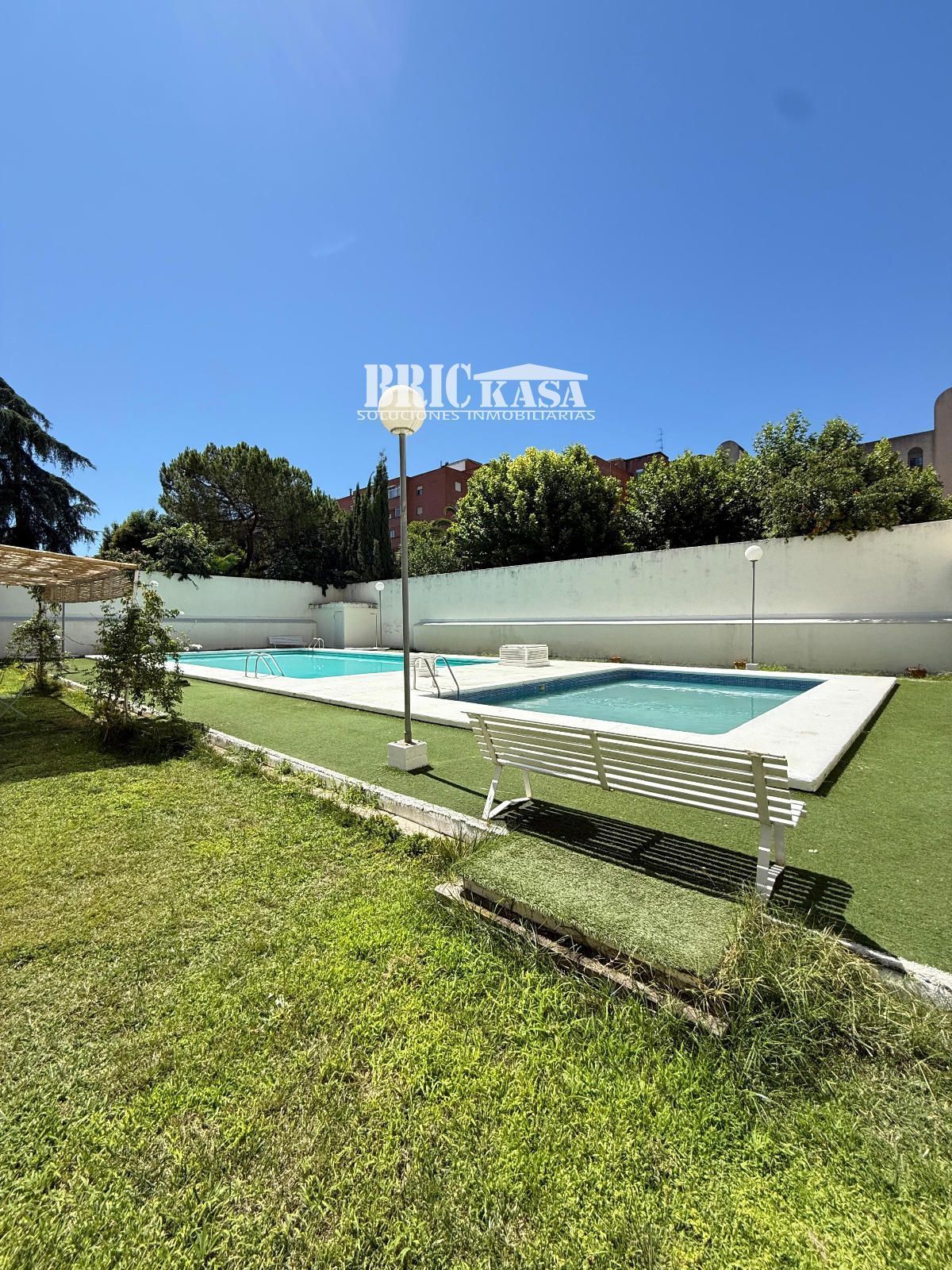 Swimming pool of Flat for sale in Cáceres Capital  with Air Conditioner, Heating and Terrace