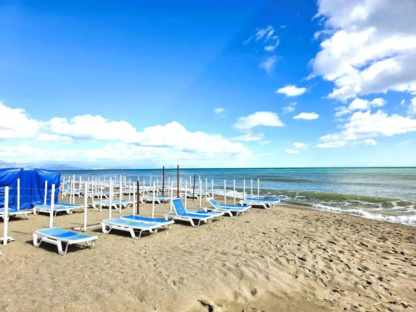 Vista exterior de Estudi en venda en Torremolinos amb Aire condicionat i Piscina