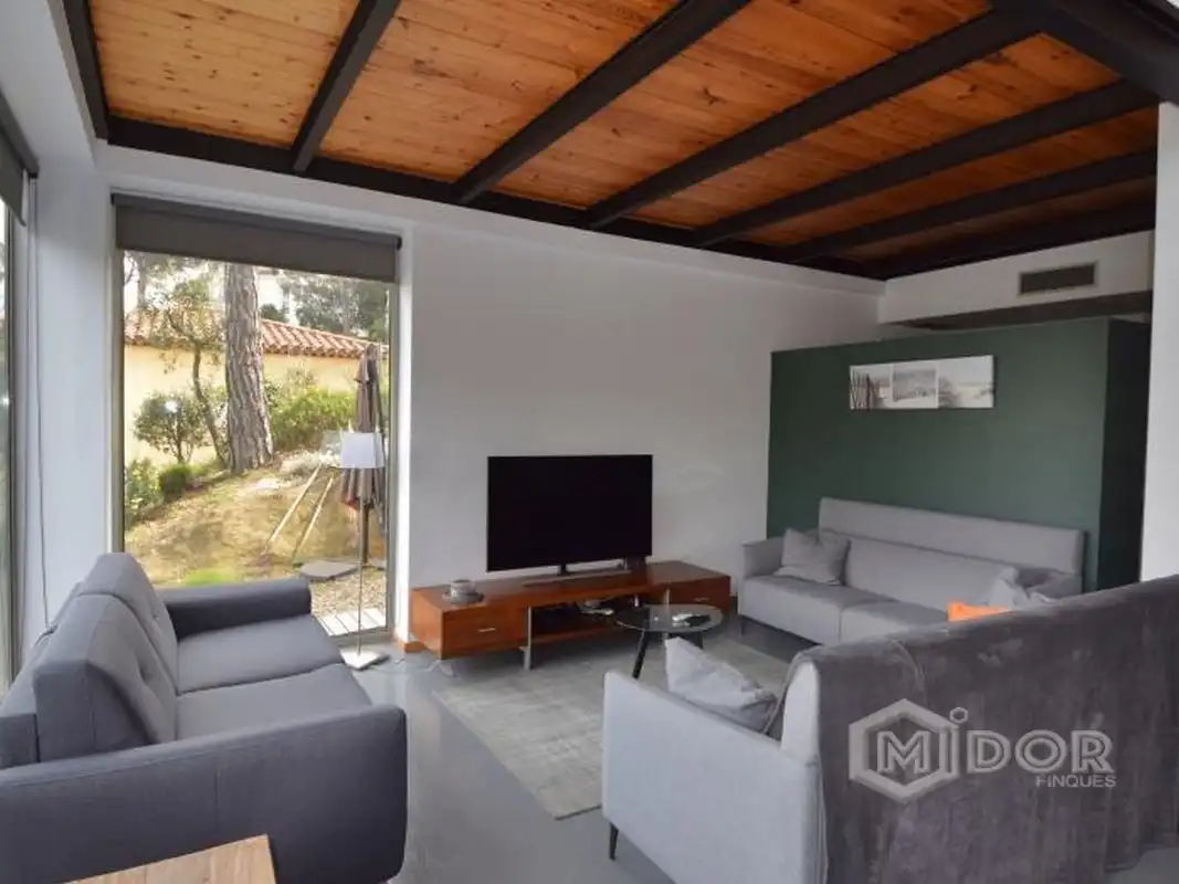 Sala d'estar de Casa o xalet en venda en Sant Feliu de Guíxols amb Aire condicionat, Calefacció i Jardí privat