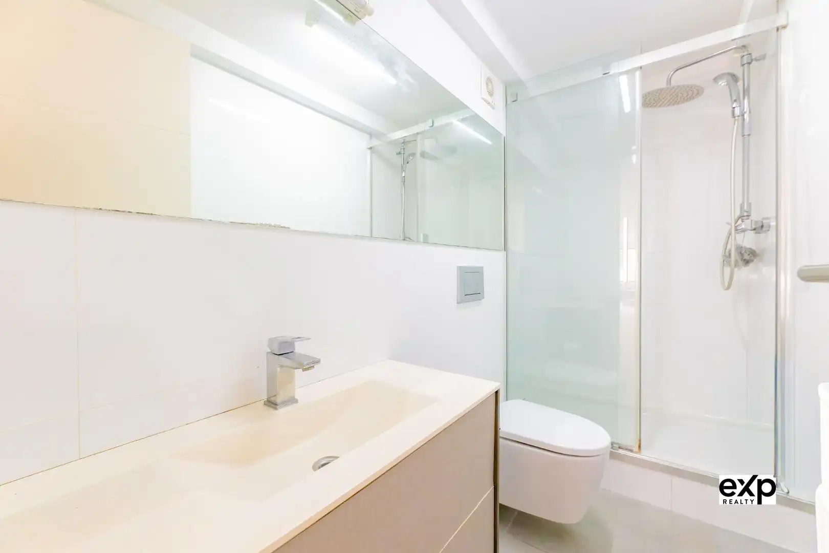 Baño de Casa o chalet en venta en L'Eliana con Aire acondicionado, Calefacción y Jardín privado