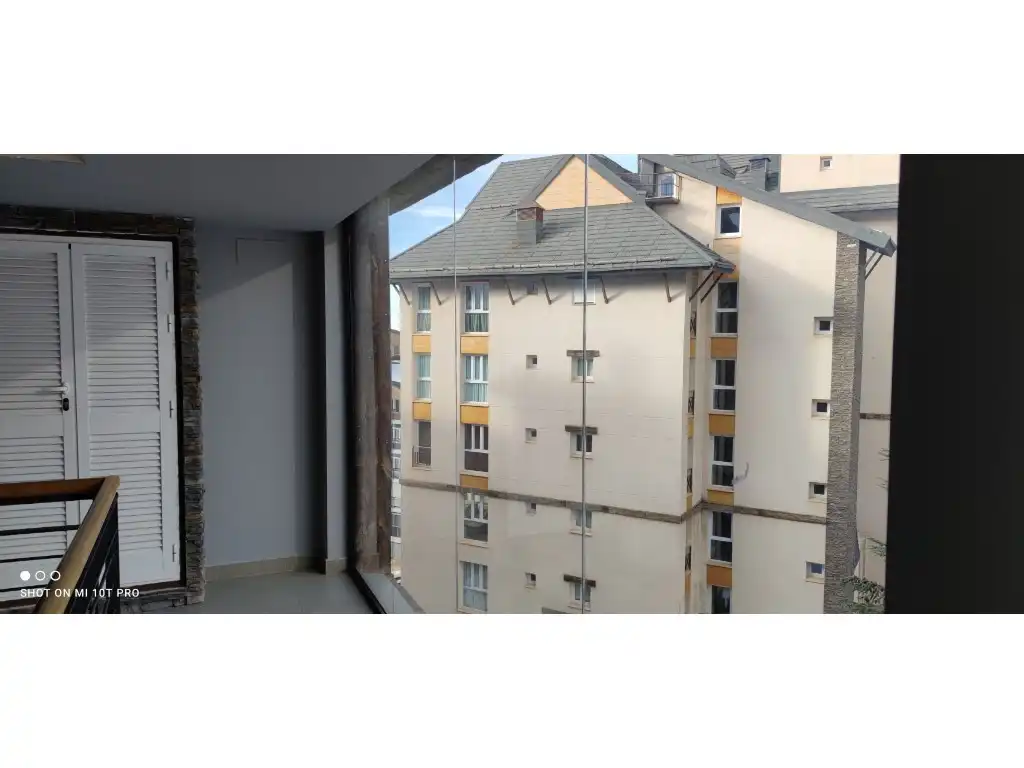 Terrassa de Apartament en venda en Sierra Nevada amb Piscina