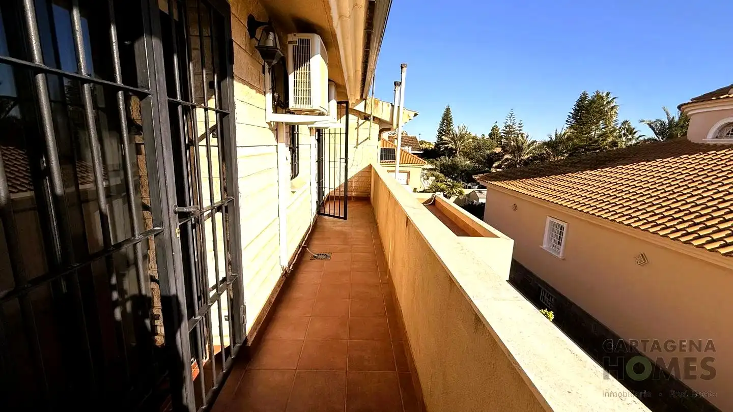 Vista exterior de Casa adosada en venta en Cartagena con Aire acondicionado, Jardín privado y Parquet