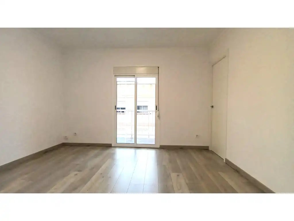 Flat for sale in Calle Vint-I-U, imagen 4