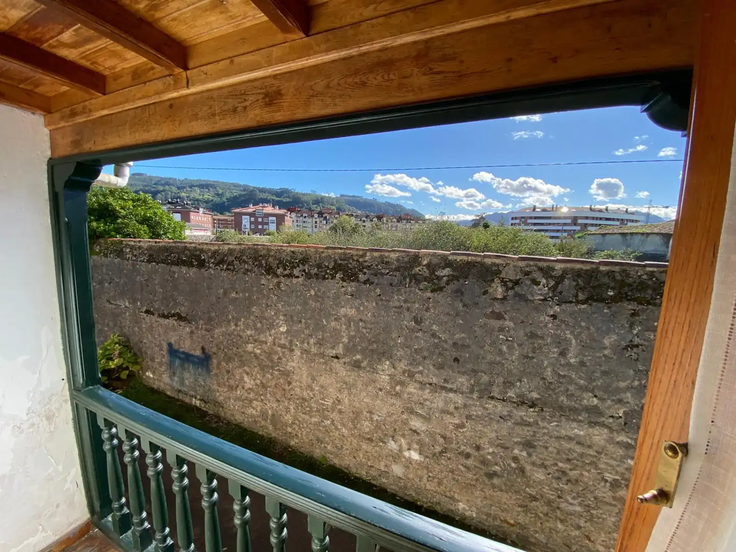 Vista exterior de Casa adosada en venta en Villaviciosa con Trastero y Balcón