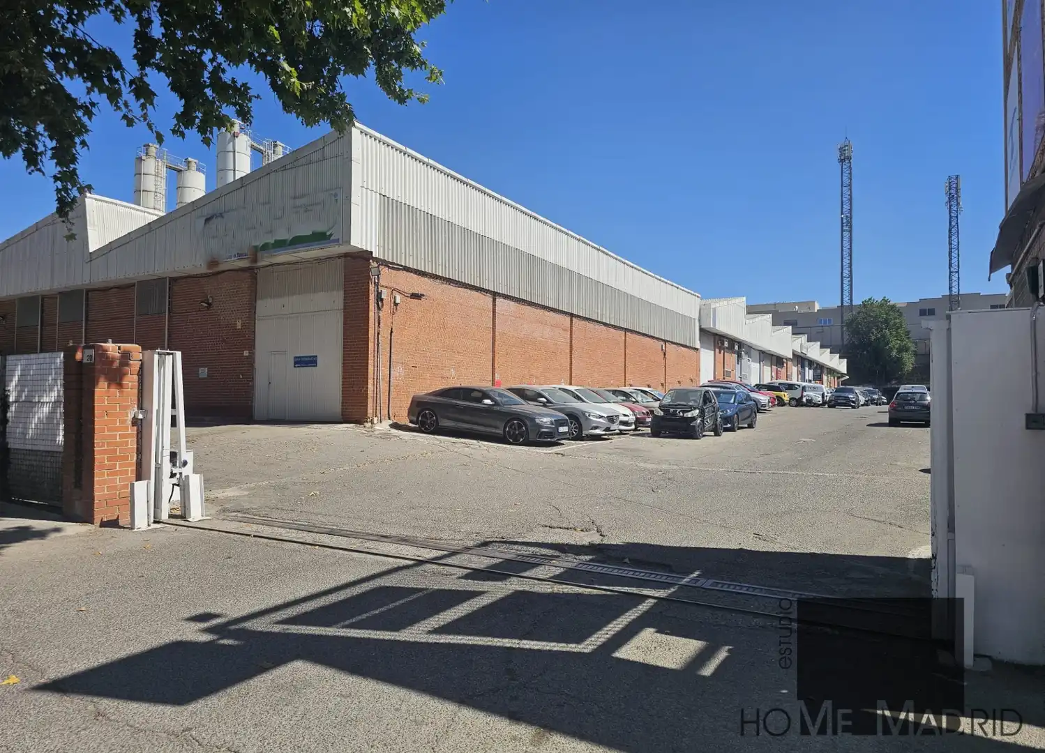 Vista exterior de Nau industrial en venda en Alcobendas