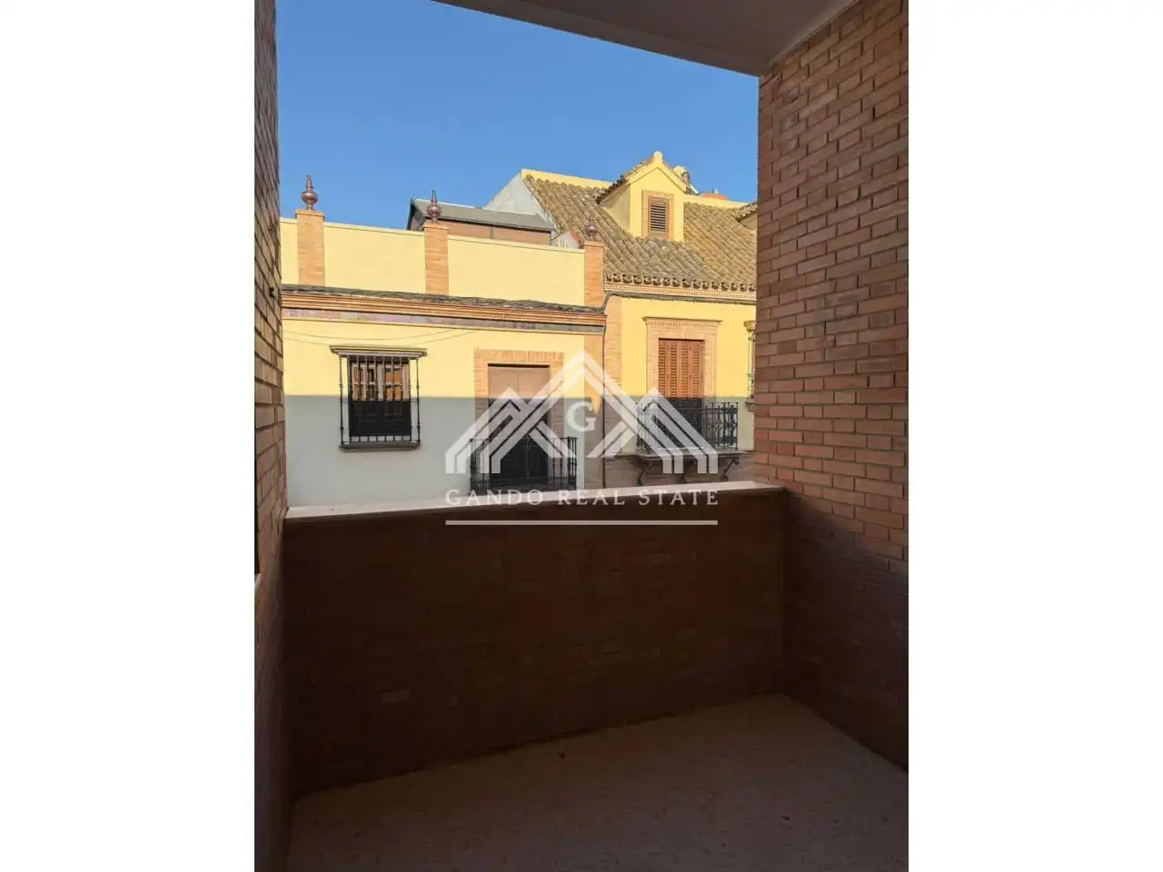 Vista exterior de Casa adosada en venta en Dos Hermanas con Jardín privado y Terraza