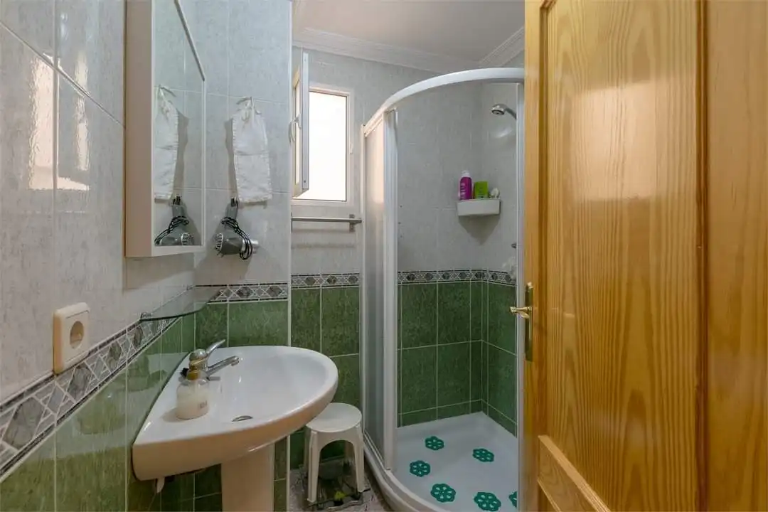 Baño de Piso en venta en Málaga con Terraza y Trastero