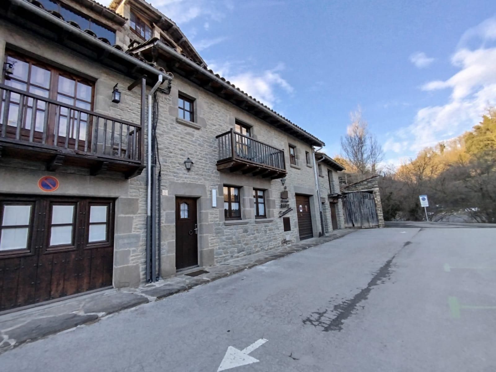 Vista exterior de Casa o xalet en venda en Rupit i Pruit amb Calefacció, Jardí privat i Terrassa