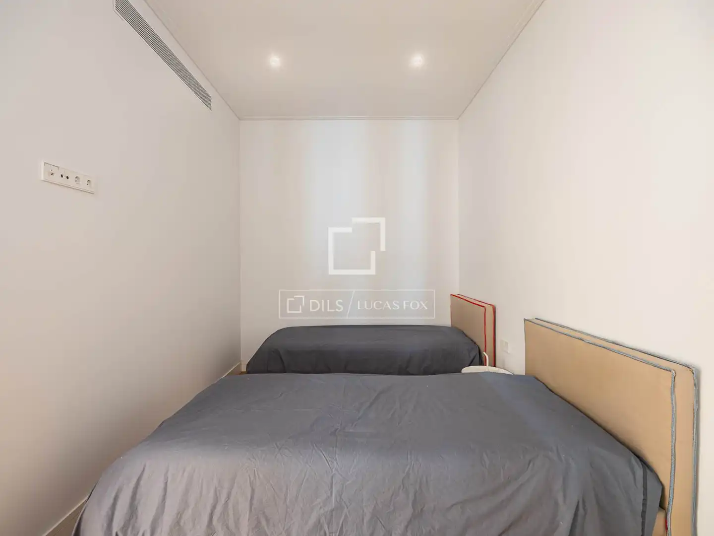 Habitación de Piso de alquiler en Girona con Aire acondicionado, Calefacción y Parquet