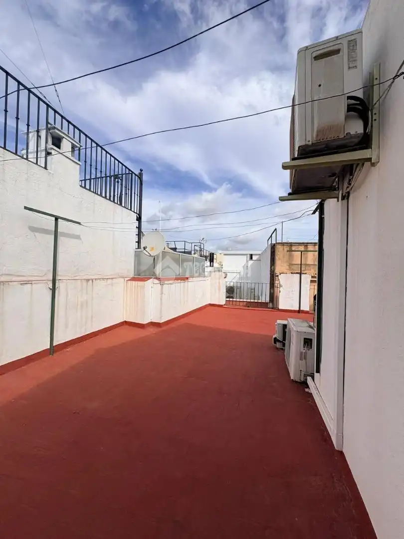 Terrassa de Pis en venda en Sevilla amb Aire condicionat