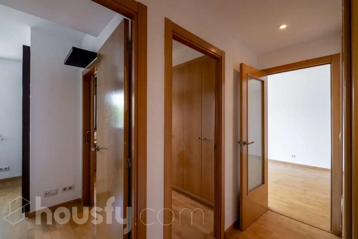 Flat for sale in Sant Cugat del Vallès  with Air Conditioner, Heating and Private garden