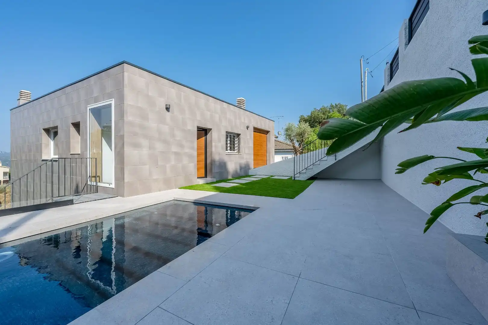 Vista exterior de Casa o xalet en venda en Sant Cebrià de Vallalta amb Aire condicionat, Calefacció i Jardí privat