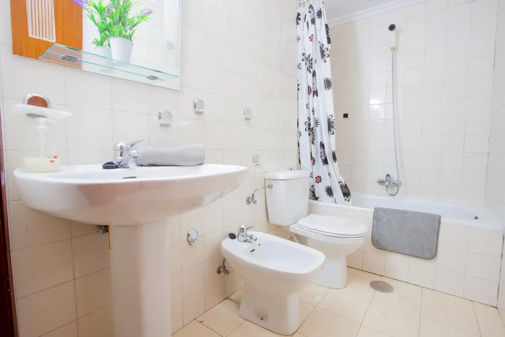 Baño de Piso en venta en Alicante / Alacant con Terraza y Balcón