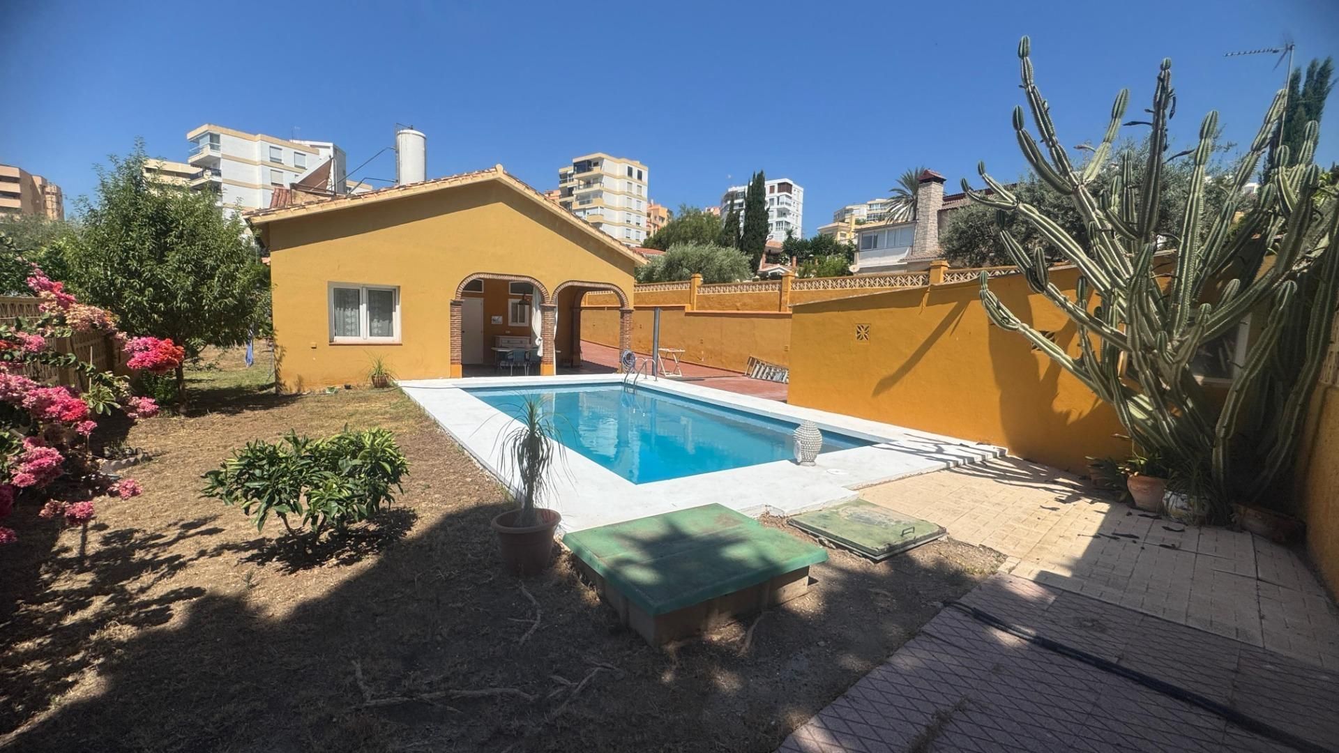 Jardí de Casa o xalet en venda en Rincón de la Victoria amb Jardí privat, Terrassa i Piscina