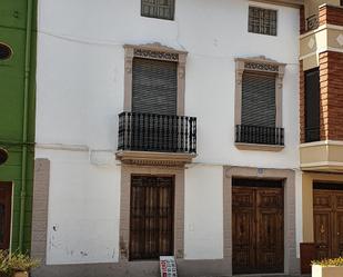 Vista exterior de Casa o xalet en venda en Requena amb Jardí privat i Terrassa