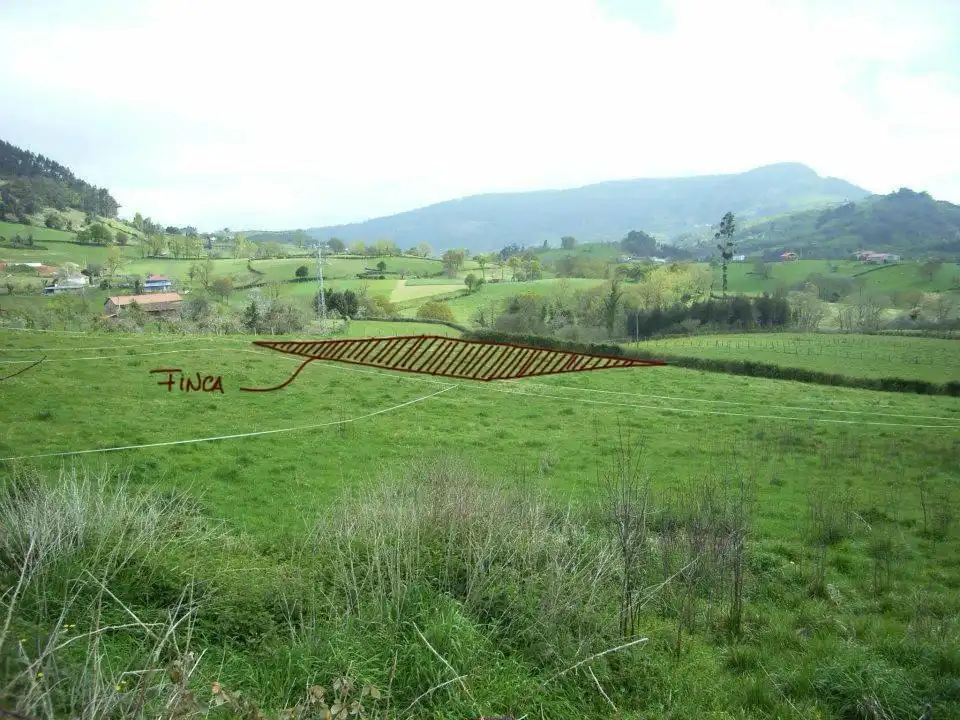 Terreno residencial en venta en La Pola Siero