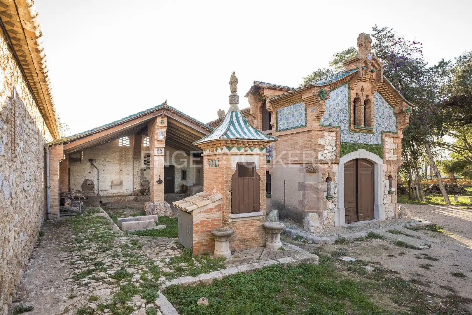 Exterior view of Country homes for sale in Sant Pere de Ribes  with Heating, Private garden and Storage room