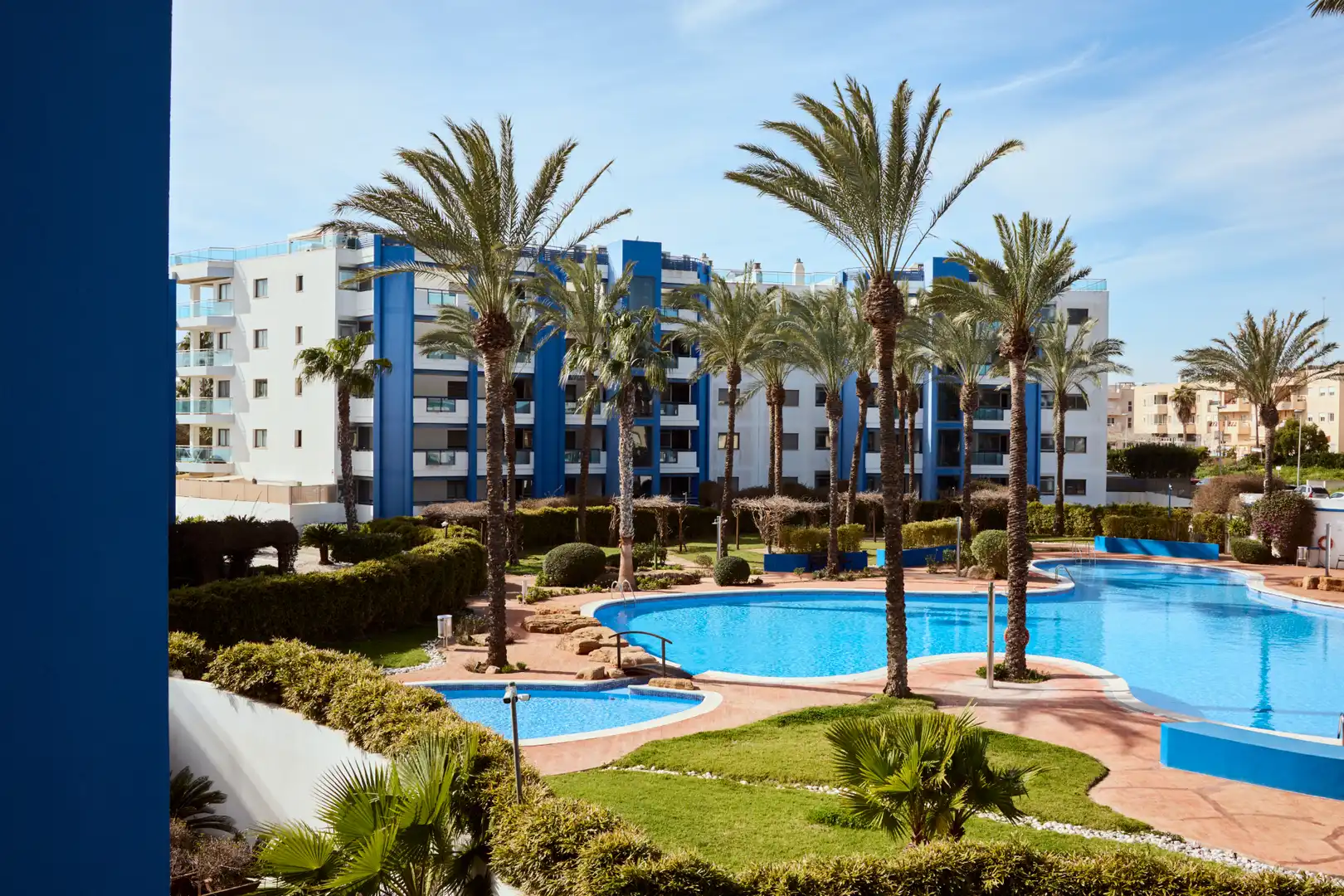 Piscina de Pis en venda en Santa Eulària des Riu amb Aire condicionat, Calefacció i Terrassa