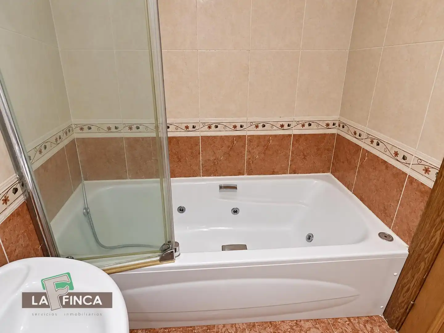 Badezimmer von Wohnung zum Verkauf in Lugones