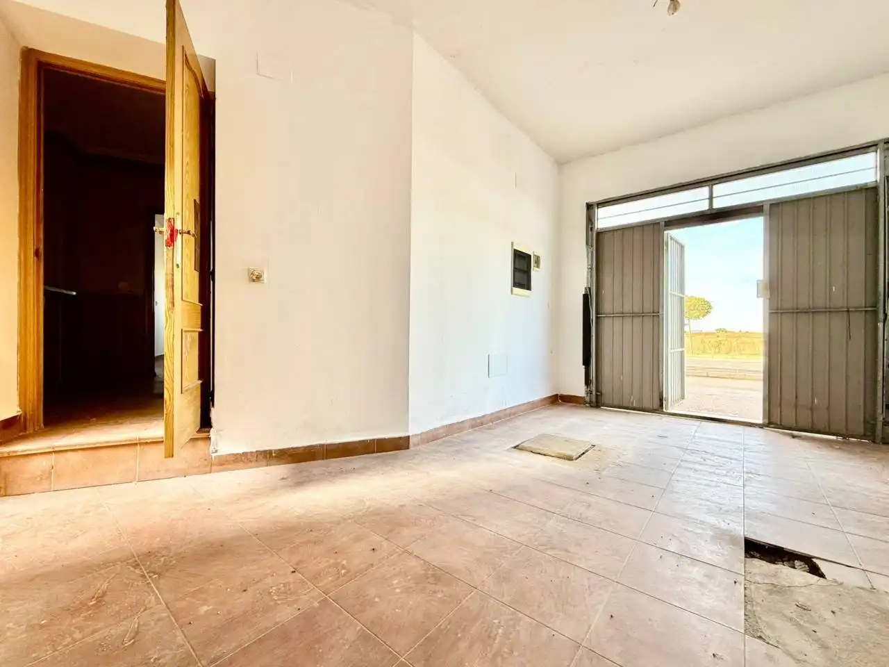 Casa adosada en venta en Miguel Esteban con Alarma y Piscina comunitaria
