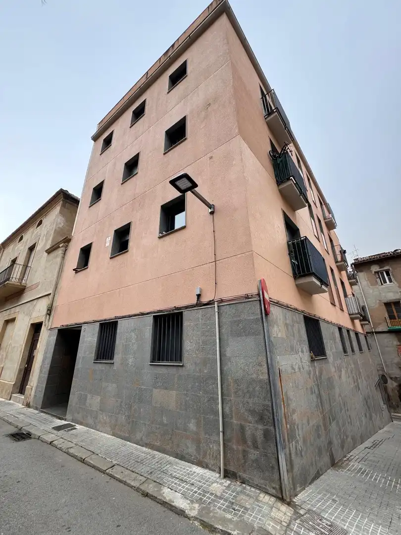 Vista exterior de Apartamento en venta en Manresa con Parquet y Balcón