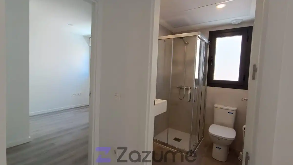 Baño de Piso de alquiler en Benalmádena con Aire acondicionado, Parquet y Terraza