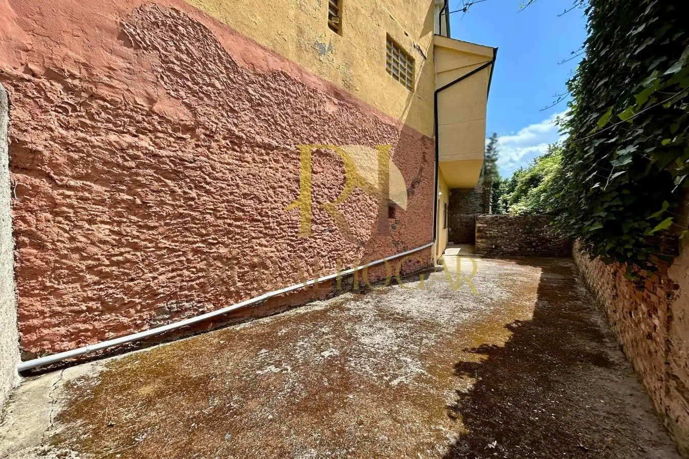 Vista exterior de Casa adosada en venta en Vilamartín de Valdeorras con Terraza