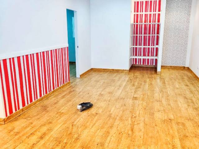 Local comercial en Alquiler en Calle Ángel Tarano, 4 en Cangas de Onís