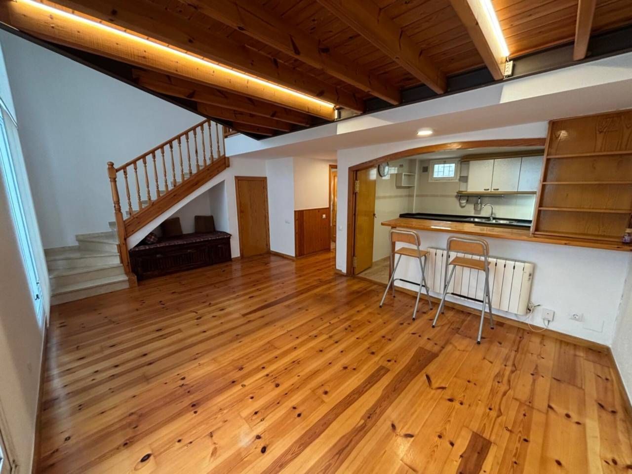 Duplex for sale in Vilanova i la Geltrú  with Heating, Parquet flooring and Storage room