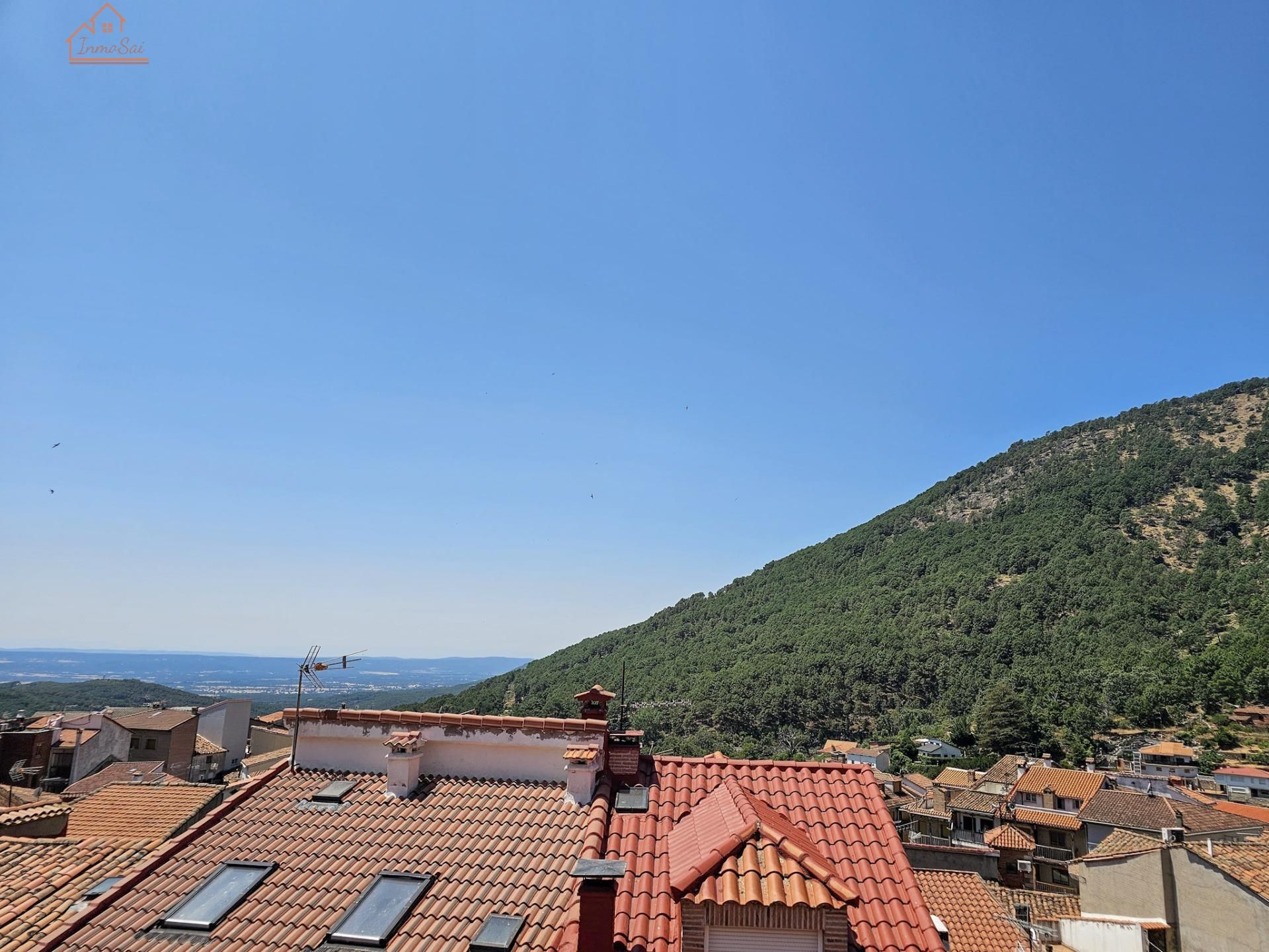 Vista exterior de Casa o xalet en venda en Mijares amb Calefacció, Terrassa i Balcó