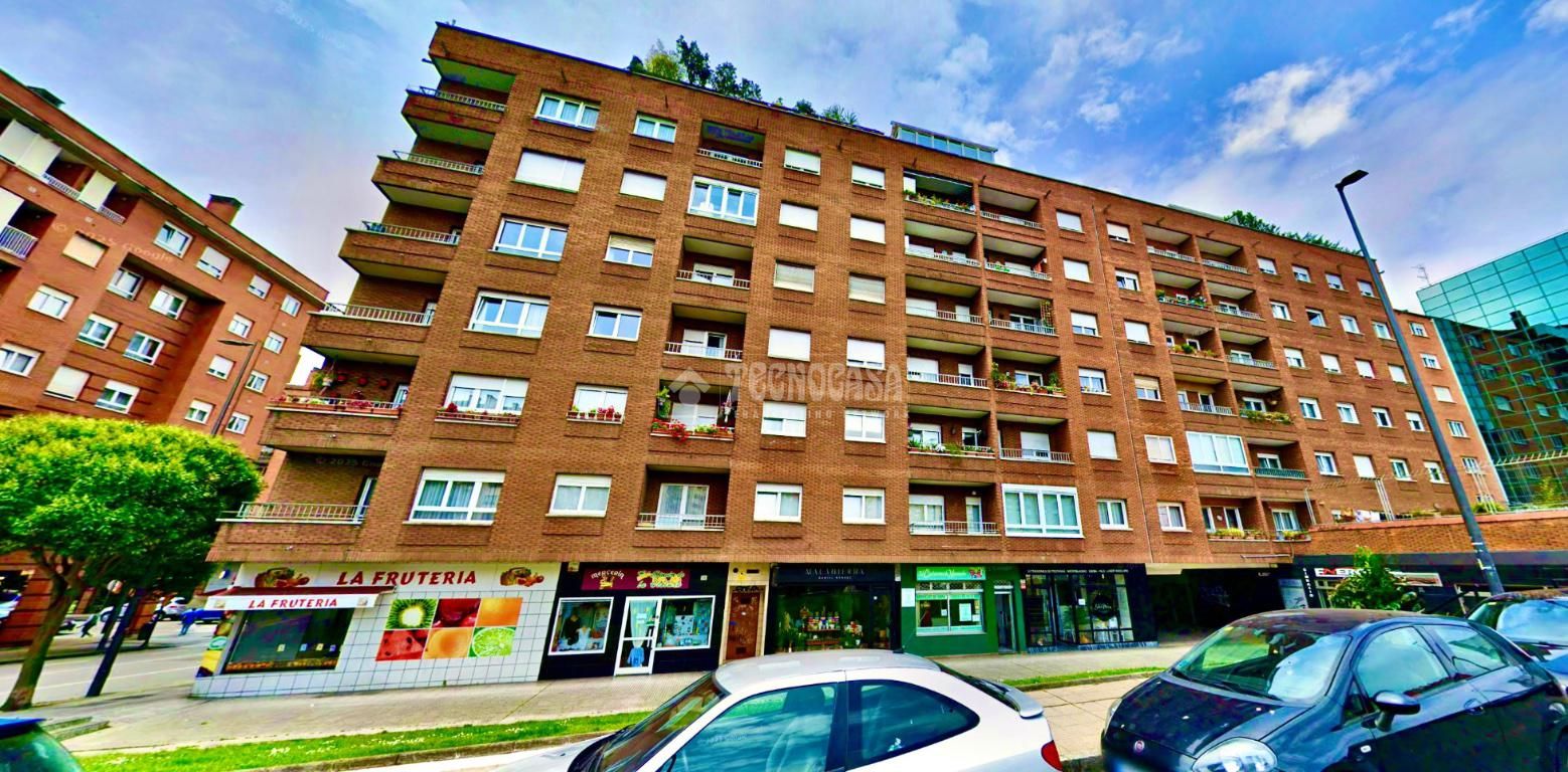 Vista exterior de Pis en venda en Gijón  amb Terrassa