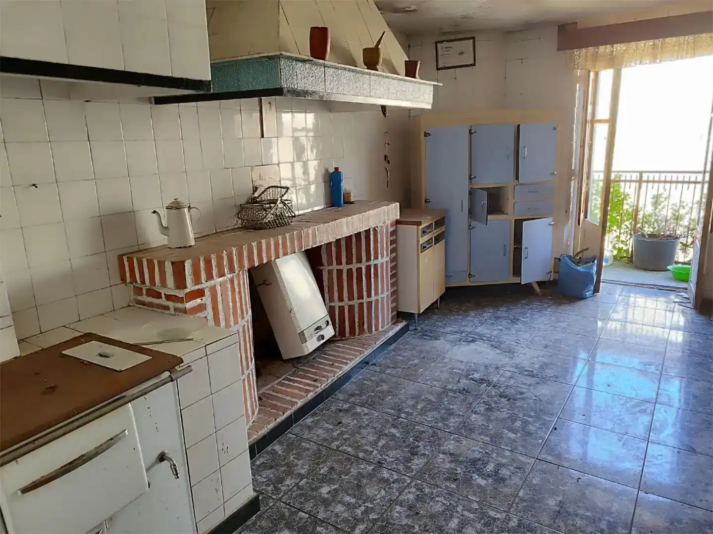 Cuina de Casa adosada en venda en Hoyos amb Balcó