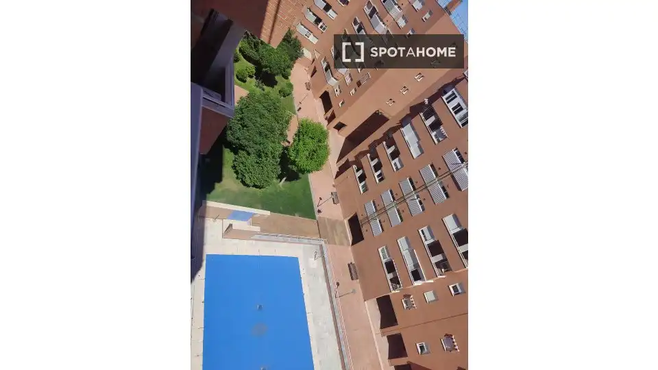 Exterior view of Flat for share in Madrid  with Air Conditioner, Heating and Terrace