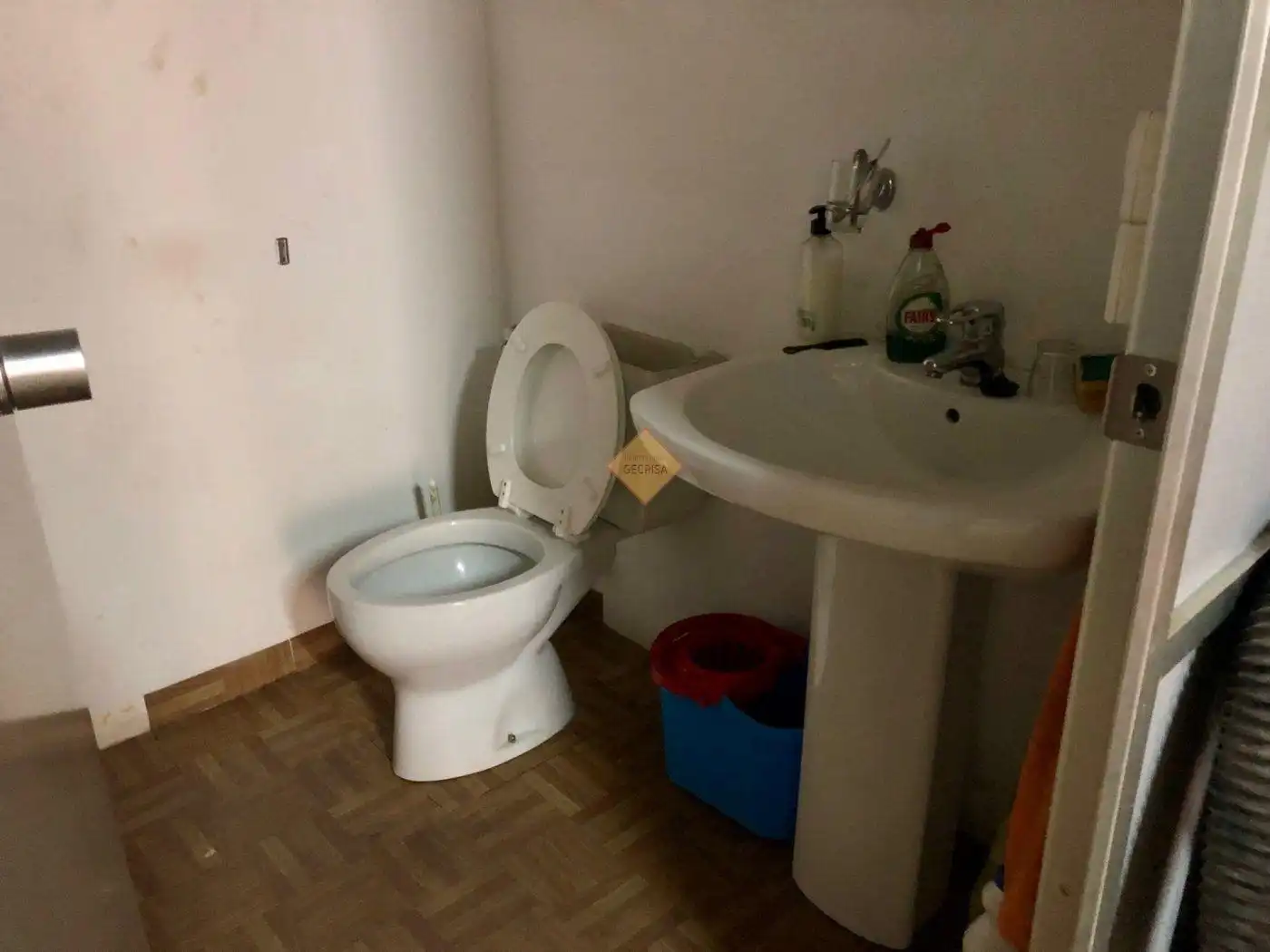 Baño de Local en venta en Burjassot