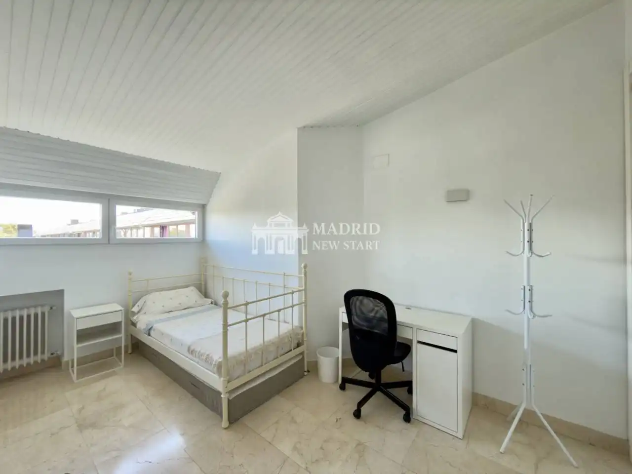 Habitación de Dúplex de alquiler en Madrid con Aire acondicionado, Calefacción y Amueblado