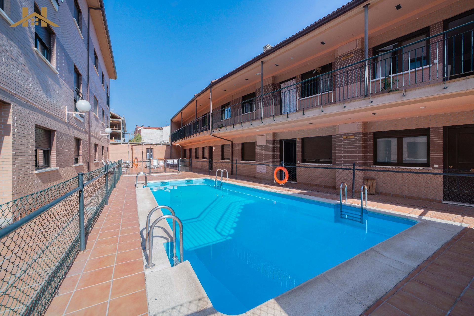 Swimming pool of Duplex for sale in Casarrubios del Monte  with Air Conditioner and Community pool