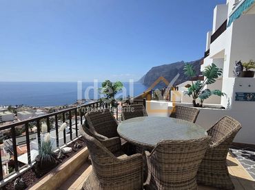 Adossat amb piscina en venda a Acantilados de Los Gigantes
