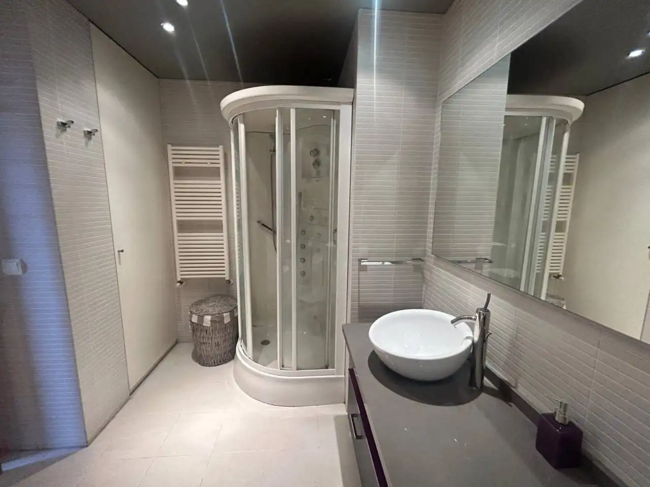 Badezimmer von Dachboden zum Verkauf in Castellón de la Plana / Castelló de la Plana mit Heizung, Terrasse und Abstellraum