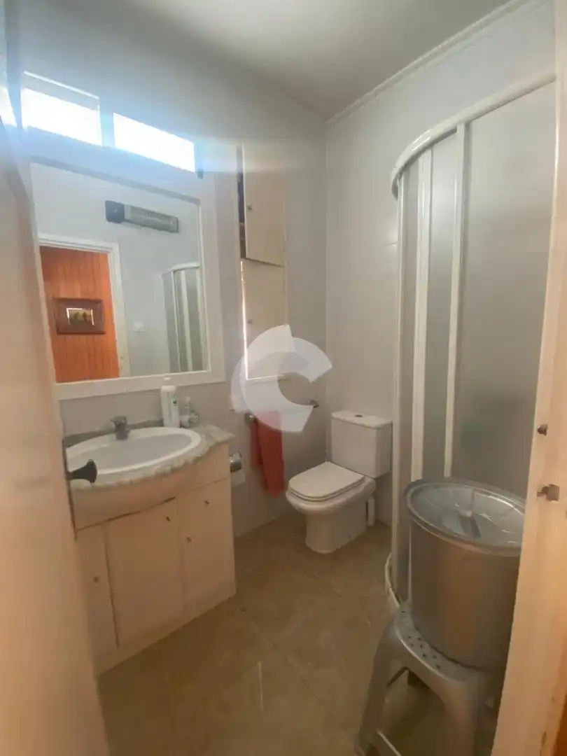 Badezimmer von Einfamilien-Reihenhaus zum Verkauf in Ourense Capital 