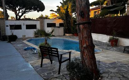 Piscina de Casa o xalet en venda en Chiclana de la Frontera amb Aire condicionat, Terrassa i Piscina