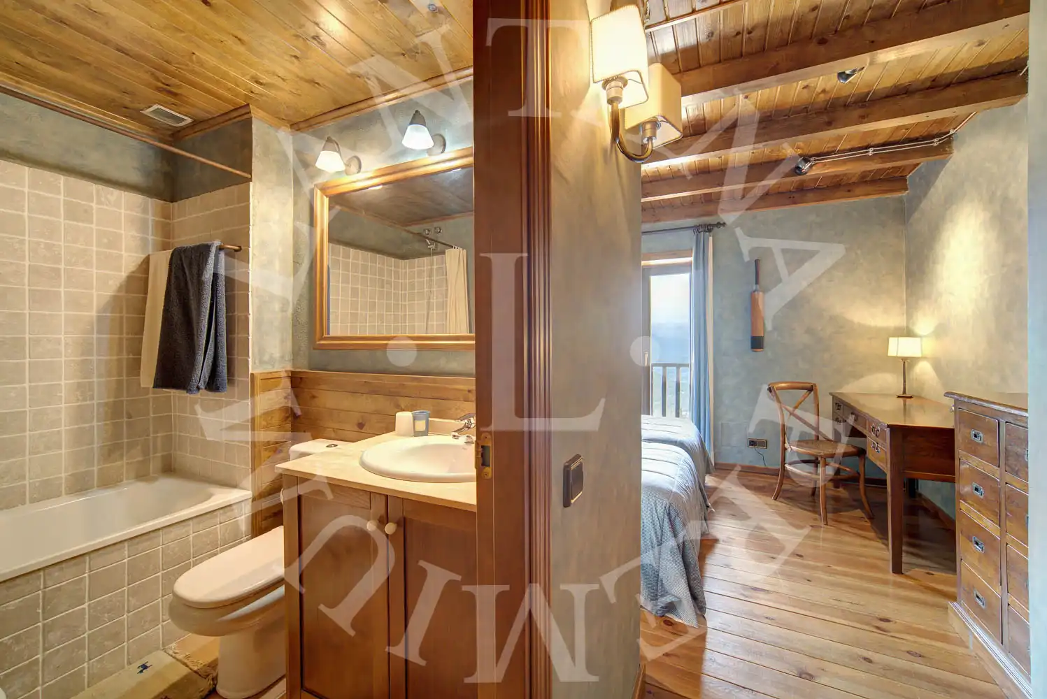 Baño de Casa adosada en venta en Naut Aran con Calefacción, Jardín privado y Parquet