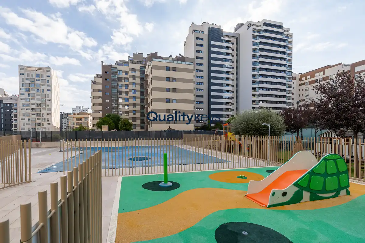 Pis amb piscina en venda a Calle de Josefina Aldecoa 78, imagen 12