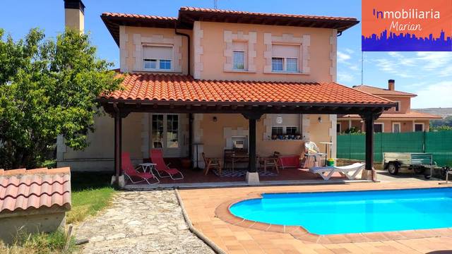Casa-chalet en Venta en Milagros