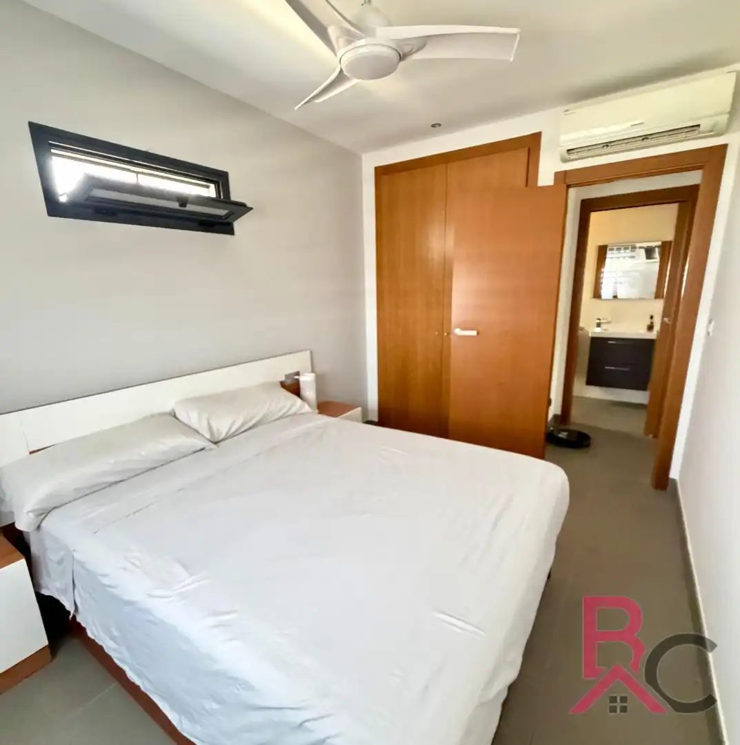Schlafzimmer von Dachboden zum Verkauf in Moncofa mit Klimaanlage, Terrasse und Ofen