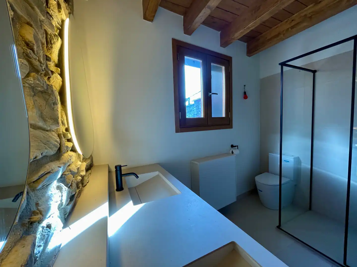 Baño de Finca rústica en venta en Setcases con Calefacción, Parquet y Trastero