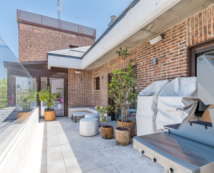 Terrassa de Apartament en venda en  Madrid Capital amb Terrassa, Traster i Piscina comunitària