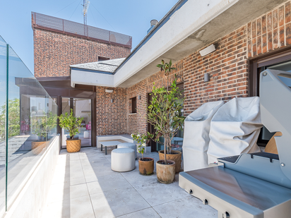 Terrassa de Apartament en venda en  Madrid Capital amb Terrassa, Traster i Piscina comunitària