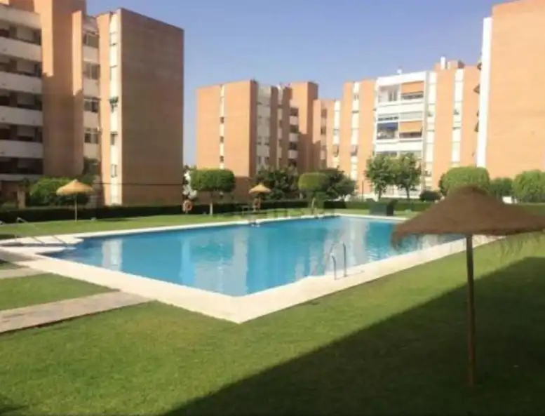 Piso con piscina en venta en Benalmádena pueblo