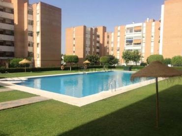 Piso con piscina en venta en Benalmádena pueblo