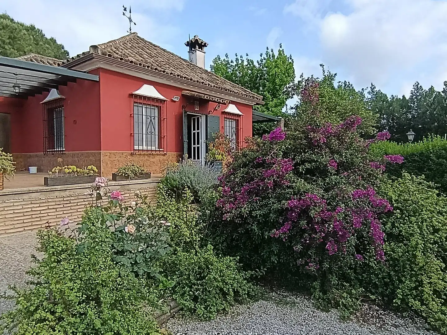 Garden of Houses for sale in La Carlota  with Air Conditioner, Heating and Private garden
